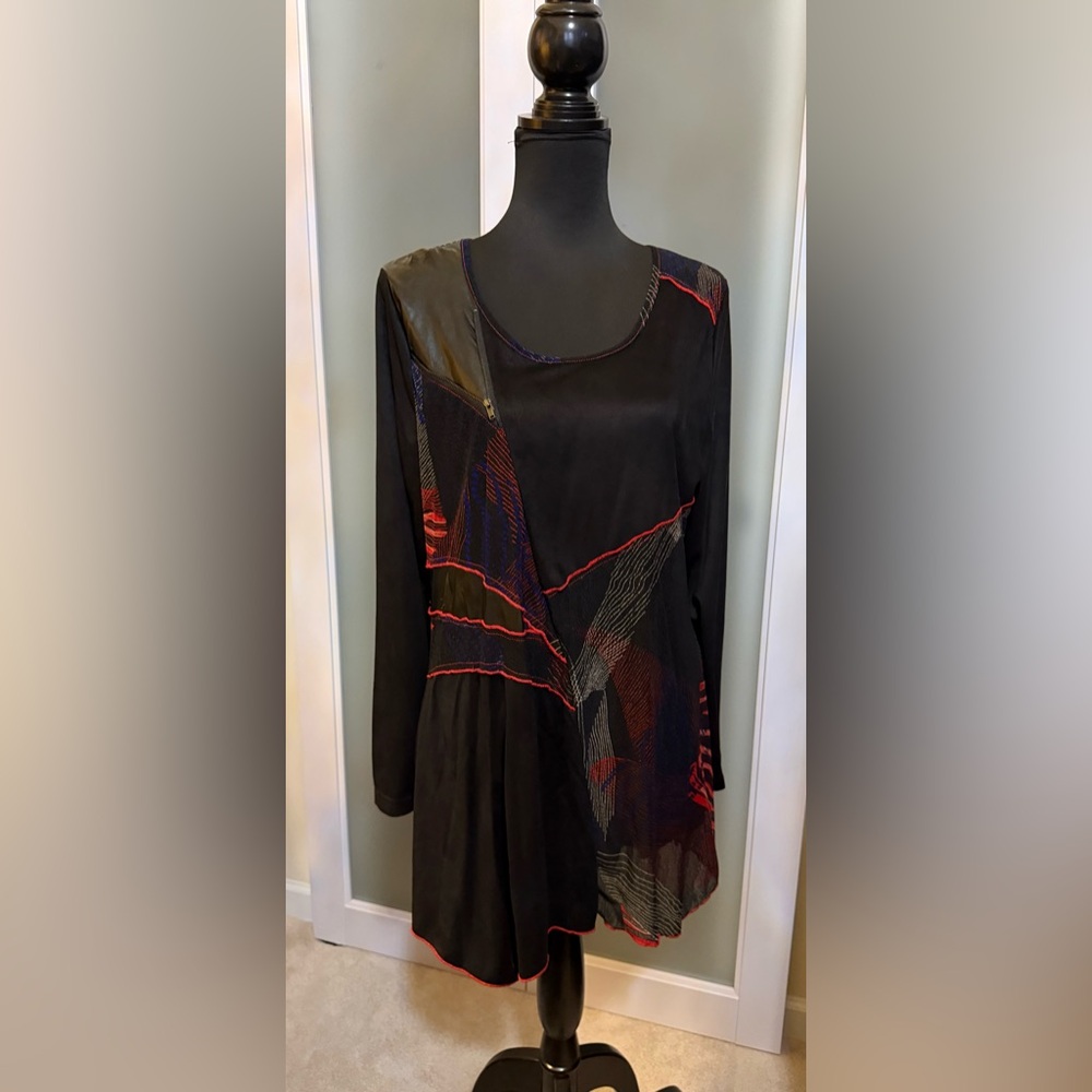 Artsy Black and Red Women's Tunic
